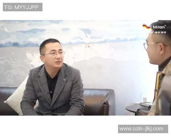 黄伟专访：从青涩少年到足球巨星的成长之路回顾