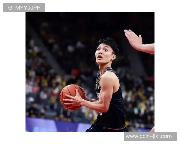 上海男篮与深圳季后赛激战正酣谁能在这场较量中脱颖而出